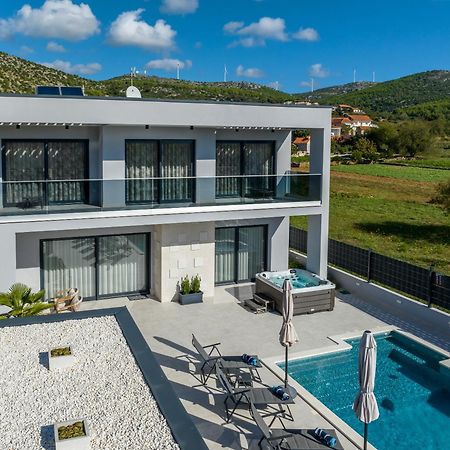 Luxury Villa Diana With Heated Pool And Jacuzzi Dograde Εξωτερικό φωτογραφία