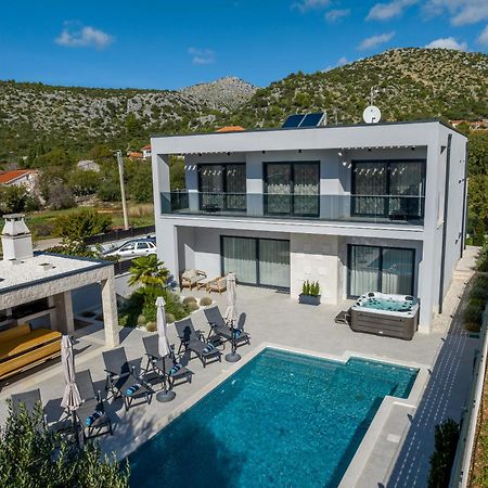 Luxury Villa Diana With Heated Pool And Jacuzzi Dograde Εξωτερικό φωτογραφία