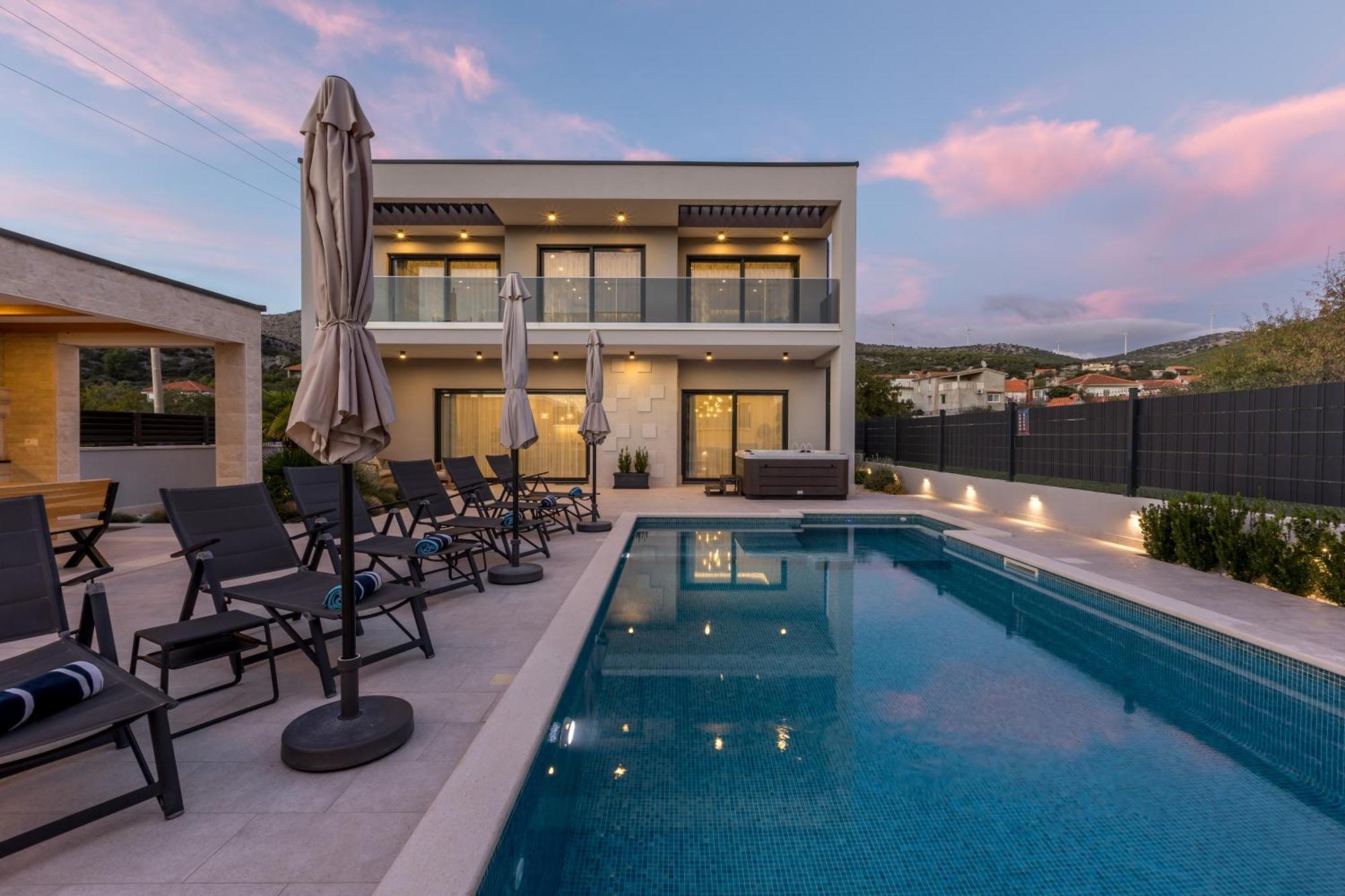 Luxury Villa Diana With Heated Pool And Jacuzzi Dograde Εξωτερικό φωτογραφία