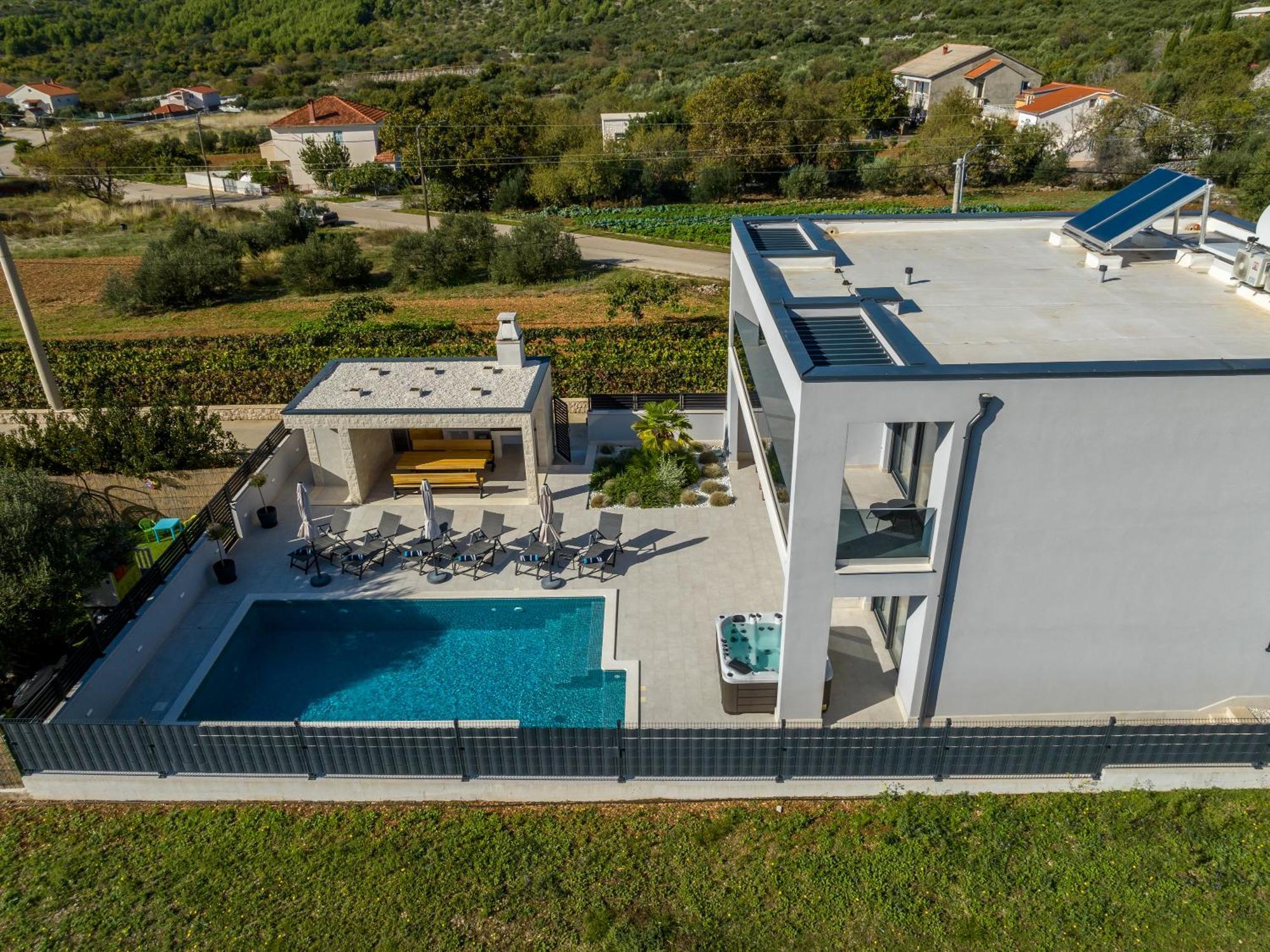 Luxury Villa Diana With Heated Pool And Jacuzzi Dograde Εξωτερικό φωτογραφία