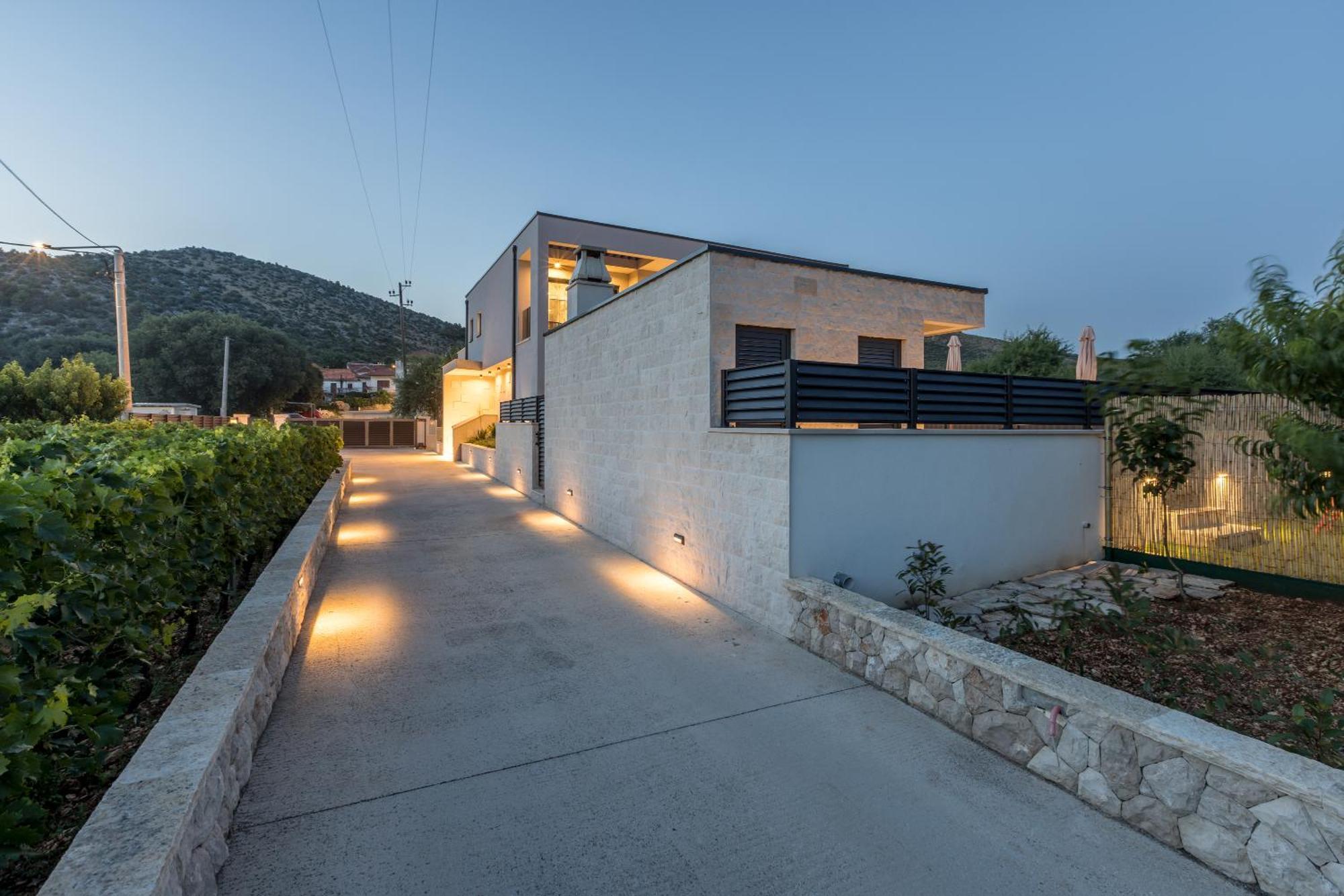 Luxury Villa Diana With Heated Pool And Jacuzzi Dograde Εξωτερικό φωτογραφία