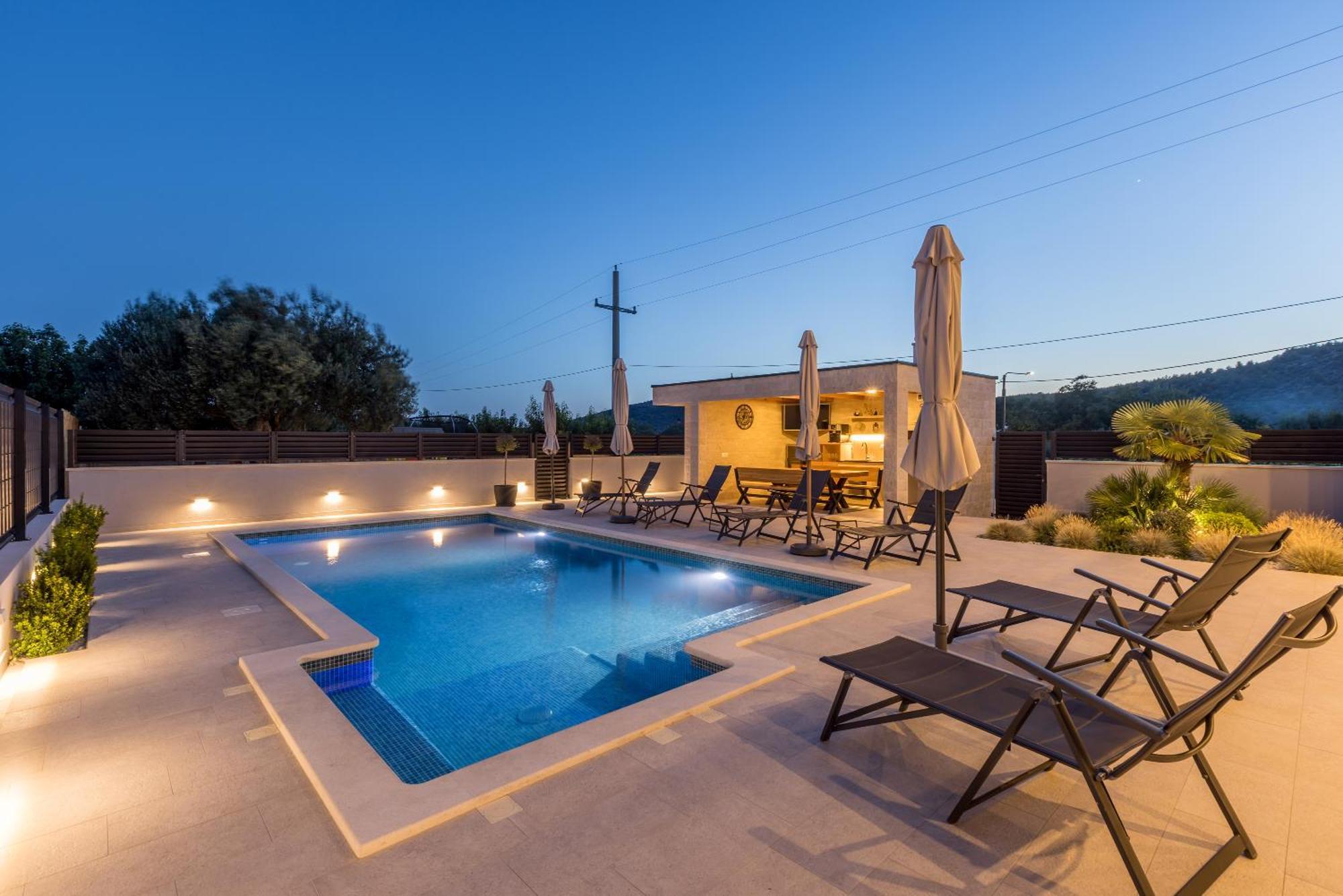 Luxury Villa Diana With Heated Pool And Jacuzzi Dograde Εξωτερικό φωτογραφία